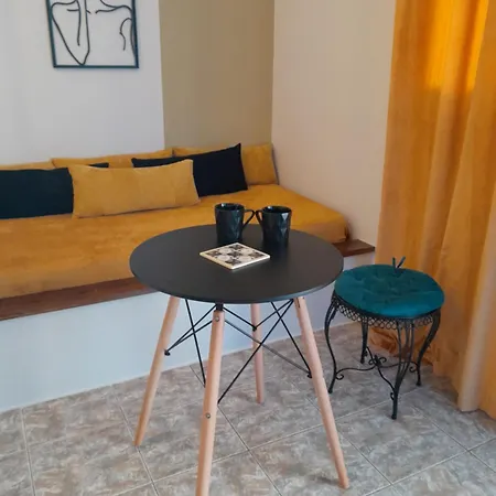 Overhill 3* Adamantas (Milos)