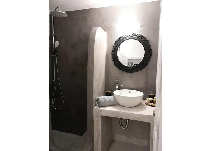 Apart Otel Overhill Adamantas (Milos)