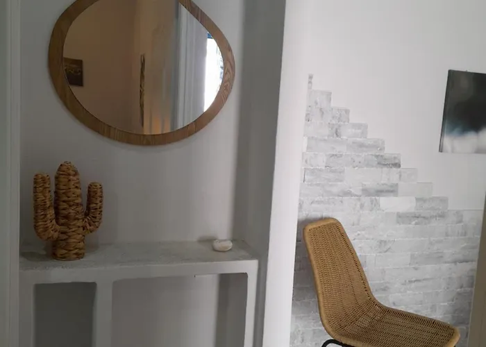 Overhill Adamantas (Milos)