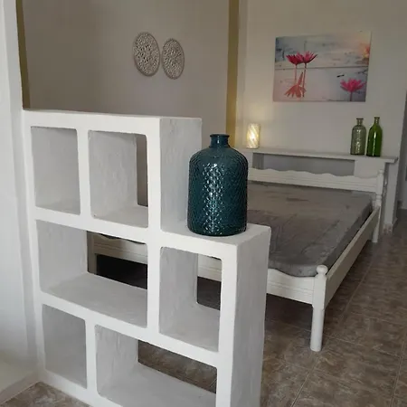 Overhill 3* Adamantas (Milos)